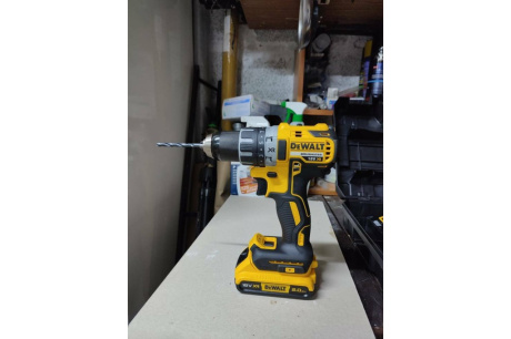 Купить Аккумулятор Dewalt DCB 183  18 В Li-ion 2 Ач фото №19